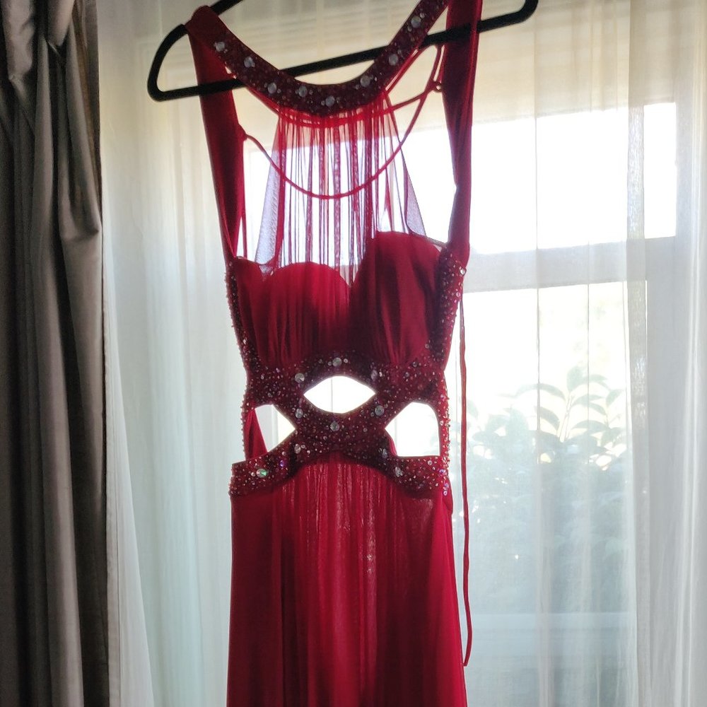 Red Windsor backless dress